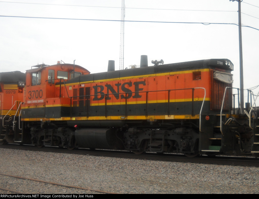 BNSF 3700